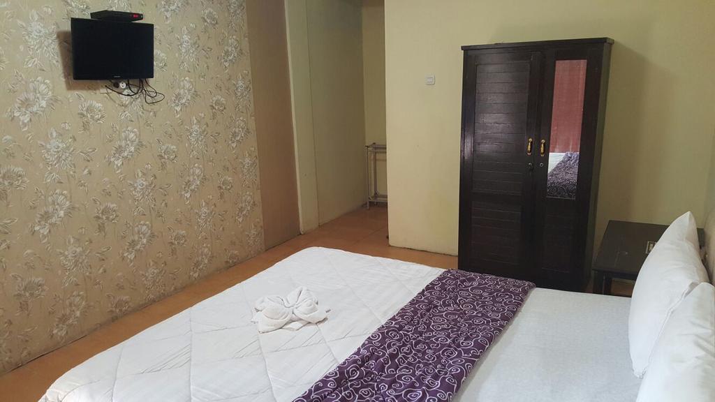 Adel'S Guest House Malang Dış mekan fotoğraf